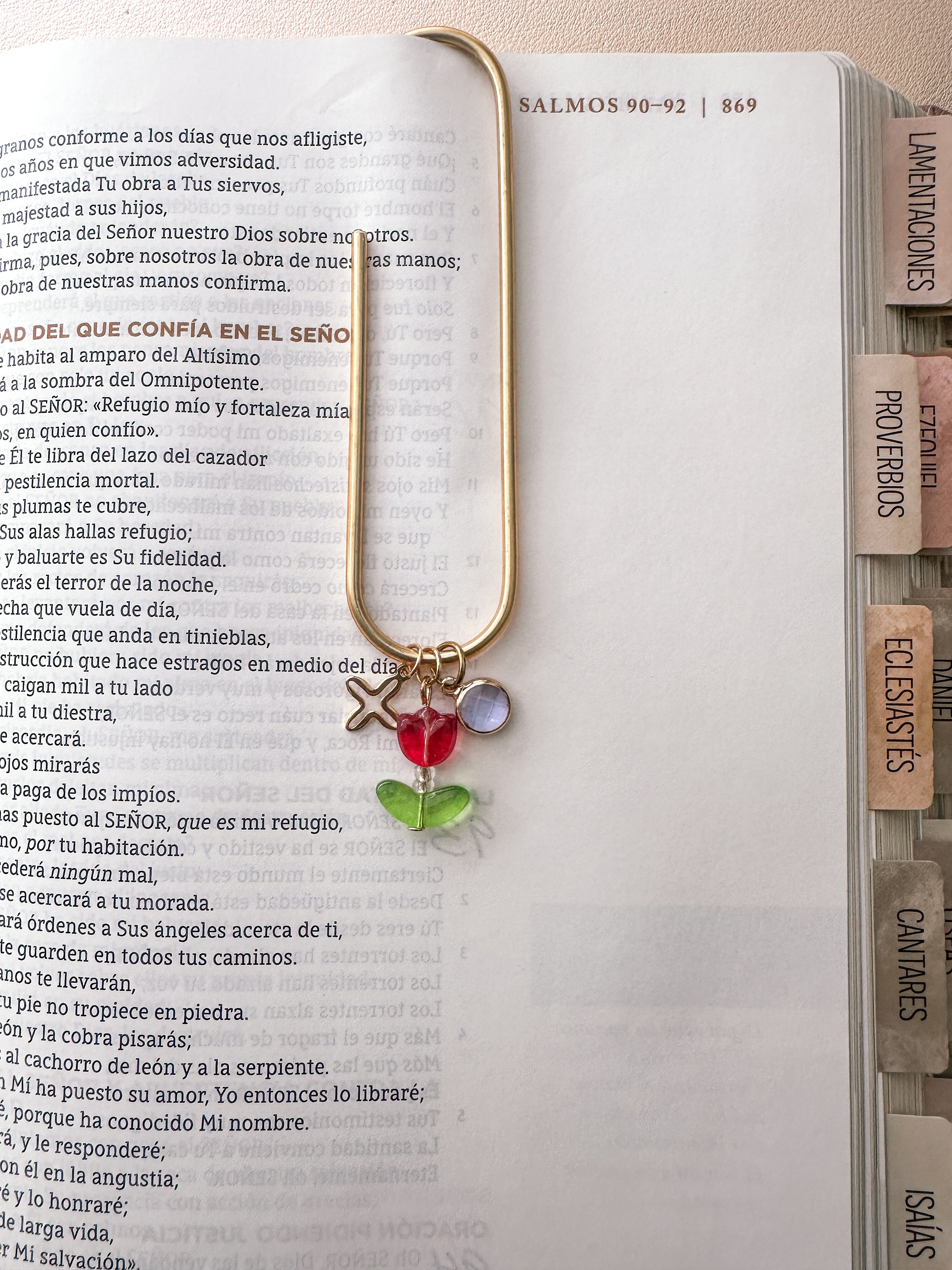 The glass tulip Clip